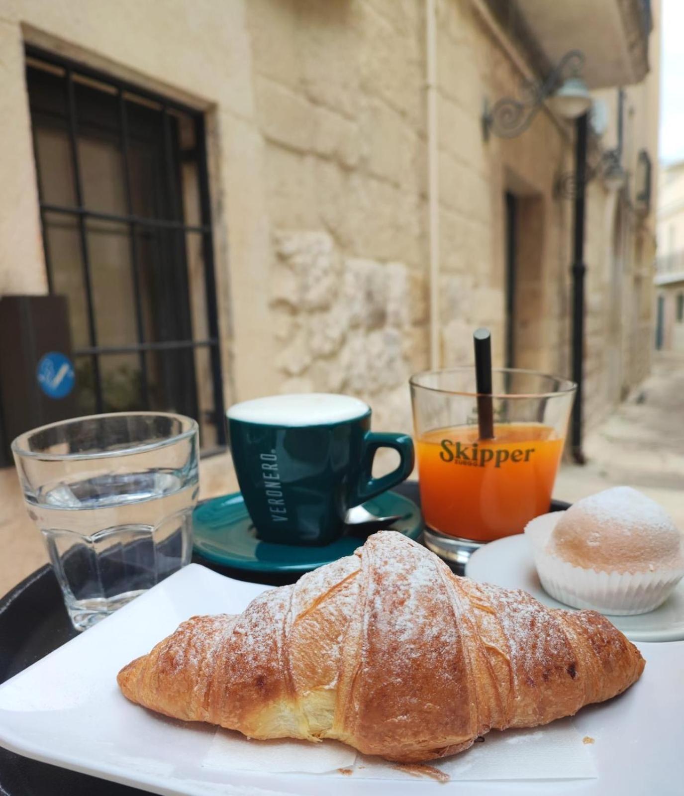Bed And Breakfast Le Foglie Altamura Bagian luar foto
